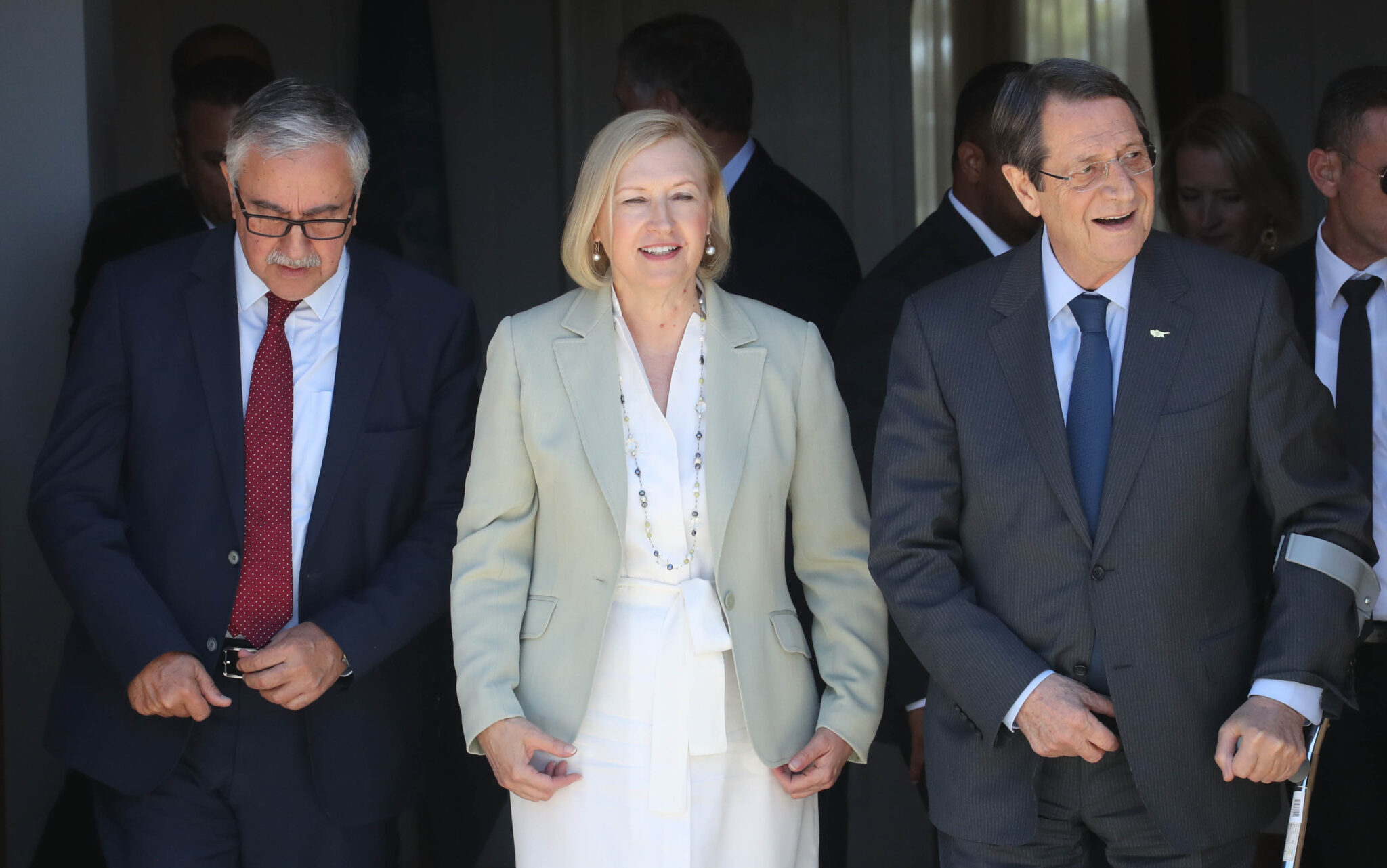 "Φαίνεται να ανοίγει κάποιος δρόμος για την επανέναρξη των διαπραγματεύσεων"