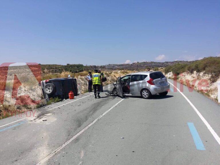 Σοβαρό τροχαίο στο δρόμο Αγίου Αμβροσίου προς Βουνί στη Λεμεσό (ΦΩΤΟ)