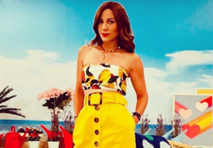 Kόλαση η Κατερίνα Αγαπητού! Το καλλίγραμμο κορμί της και η…σέξυ πόζα(ΦΩΤΟ)