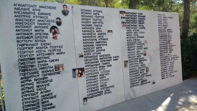 121 ονόματα γραμμένα σε πλάκες, στο παρεκκλήσι της Παναγίας Ελευθερώτριας (ΦΩΤΟ)