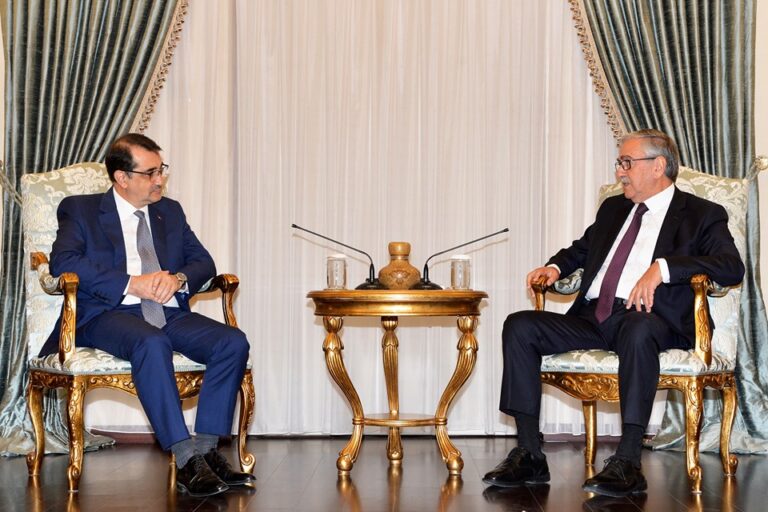 Ντονμέζ προς Λευκωσία: «Δεχτείτε την πρόταση Ακιντζί»