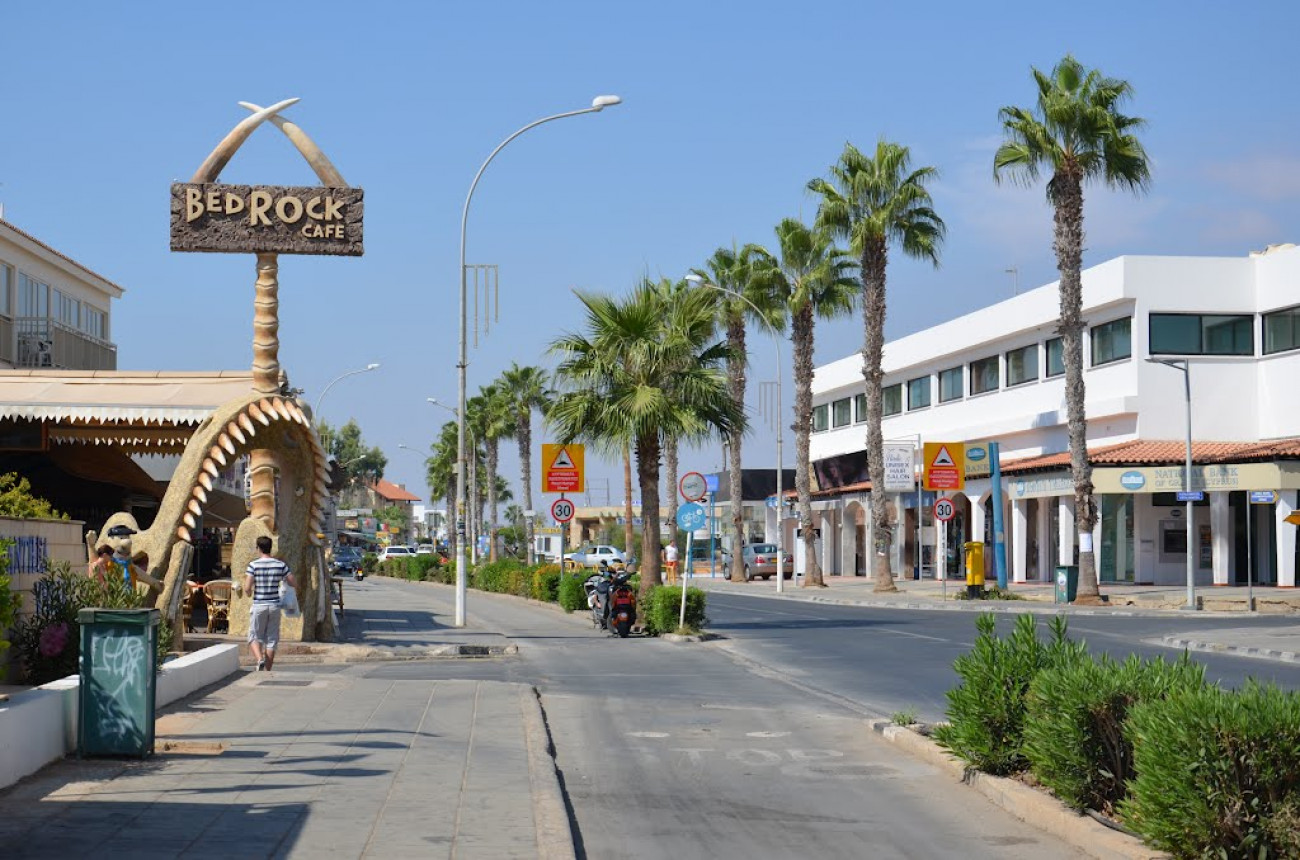 Αγία Νάπα: 23χρονος έπεσε στο κενό ενώ βρισκόταν στην οροφή εστιατορίου