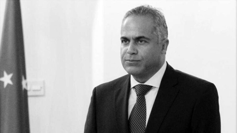 Ποια η διαφορά της χονδρικής τιμής ηλεκτρισμού από τη λιανική τιμή ηλεκτρισμού;