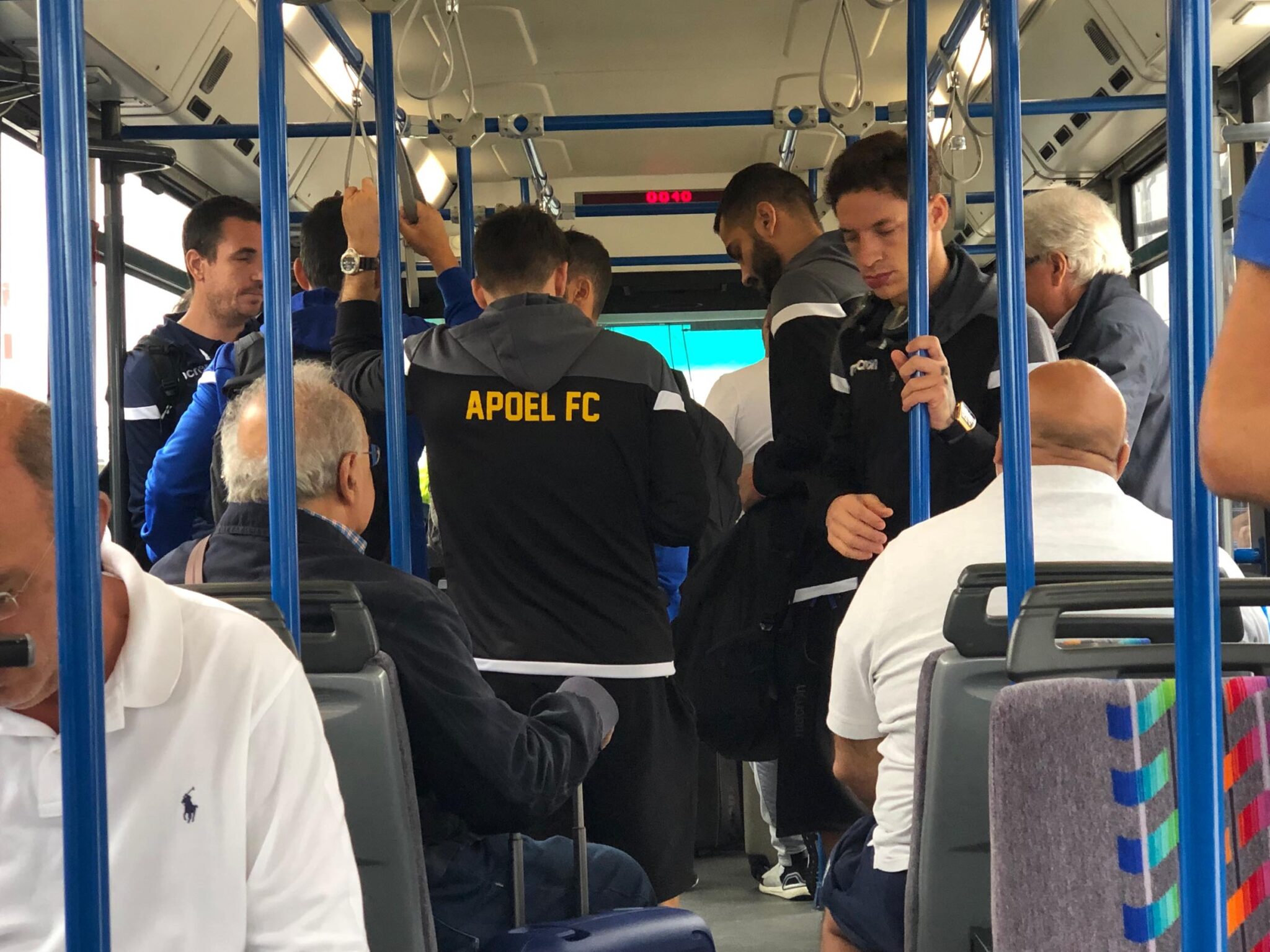 Update: Χωρίς… πολλά – πολλά στον δρόμο της επιστροφής (ΦΩΤΟ)