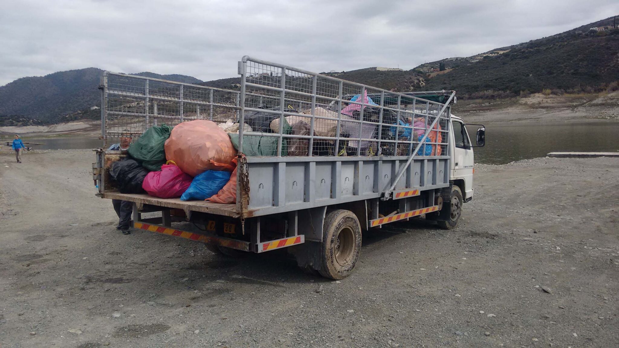 Βρέθηκε "χρυσή τομή" για το πρόβλημα της παράνομης απόρριψης σκυβάλων (ΒΙΝΤΕΟ)