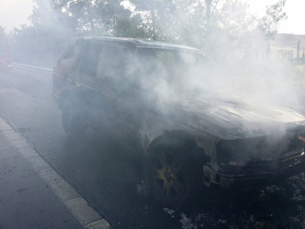 Εμπρησμό "βλέπουν" Αστυνομία και Πυροσβεστική για τη φωτιά σε πολυτελές όχημα