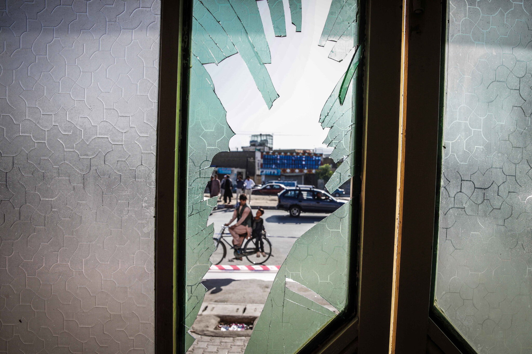 "Ματωμένος" γάμος στην Καμπούλ: 63 νεκροί από επίθεση καμικάζι (ΦΩΤΟ)