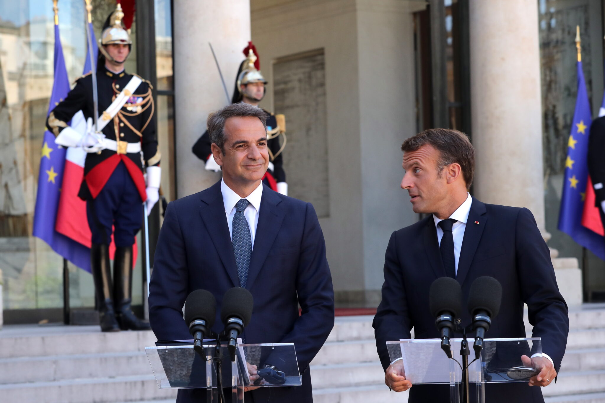 Ηχηρά μηνύματα Μακρόν κατά της Τουρκίας για τις παραβιάσεις στην κυπριακή ΑΟΖ