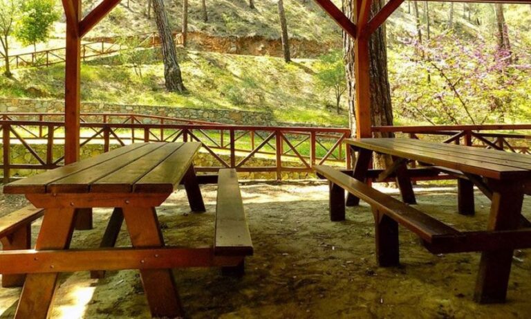 Πεντακάθαροι οι εκδρομικοί χώροι μετά την εξόρμηση του Δεκαπενταύγουστου(BINTEO)