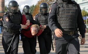 Η αστυνομία προσήγαγε 600 διαδηλωτές από το κέντρο της Μόσχας