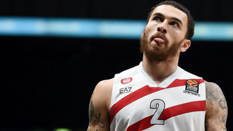 Οδεύει προς Μόσχα ο Τζέιμς