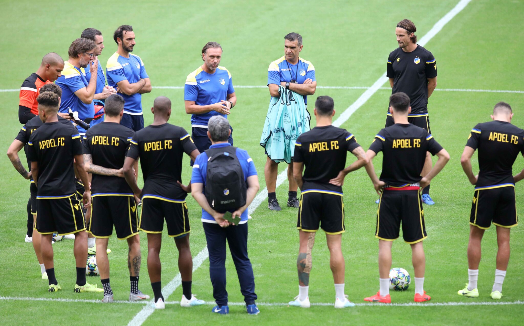 Με τις «κλασσικές» η «μάχη» του Άμστερνταμ (ΦΩΤΟ)