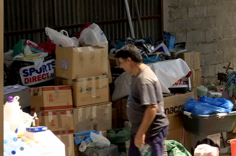 Ο 45χρονος Άντρος ζει σε εγκαταλελειμμένο εργοστάσιο στο Γέρι (ΒΙΝΤΕΟ)