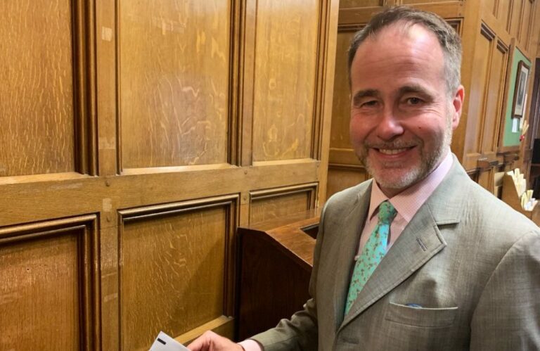 Nέος Βρετανός Υπουργός Ευρώπης: Στηρίζουμε λύση ΔΔΟ στο κυπριακό