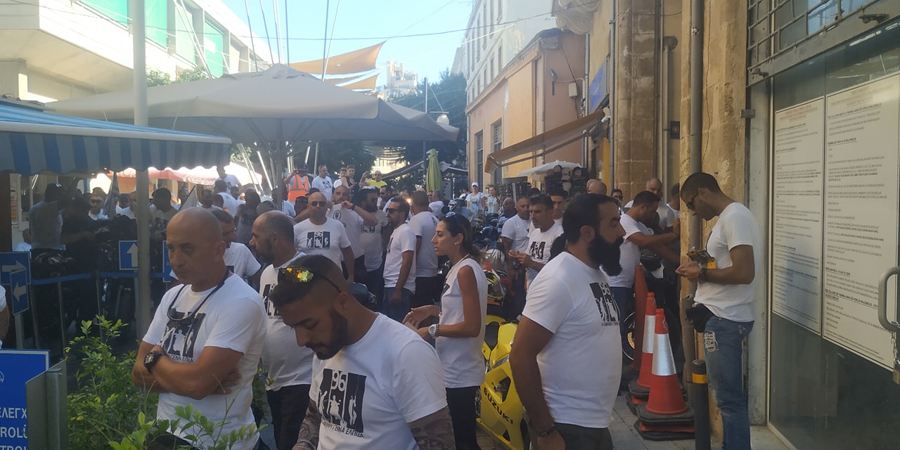 Στο οδόφραγμα της Λήδρας η πορεία μνήμης Ισαάκ – Σολωμού (ΦΩΤΟ)