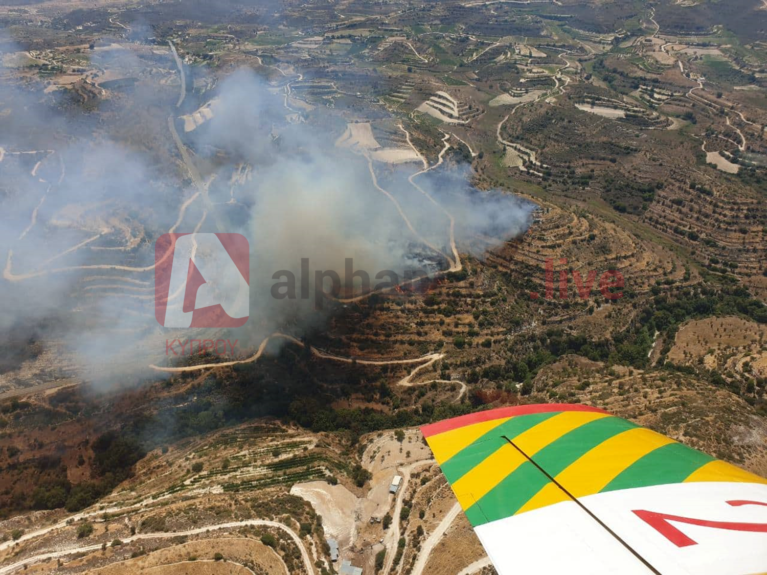 Εκτός ελέγχου μαίνεται η πυρκαγιά στην επαρχία Λεμεσού (ΦΩΤΟ-BINTEO)