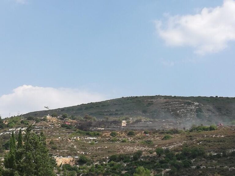 Σε κινητοποίηση τέθηκε η πυροσβεστική Υπηρεσία εξαιτίας φωτιάς στο χωριό Λάνα