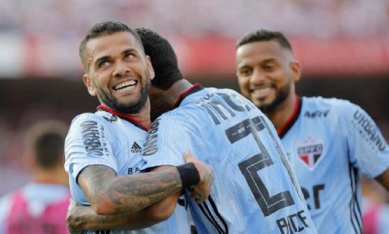 Ιδανικό ντεμπούτο με γκολ νίκης για τον Ντάνι Άλβες στη Σάο Πάολο (ΒΙΝΤΕΟ)