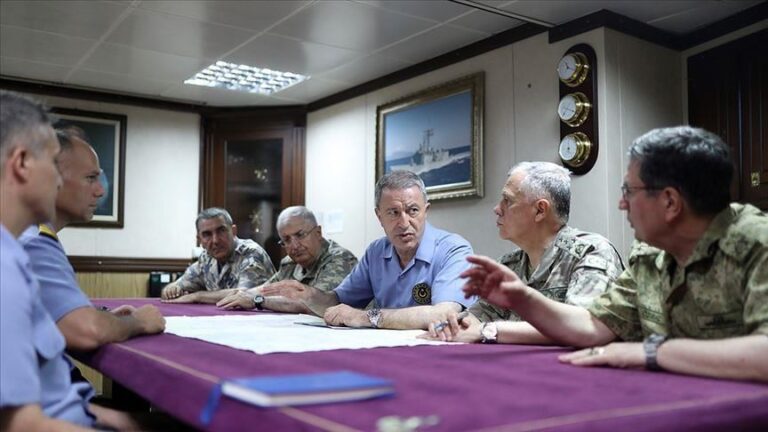 Ομοβροντία δηλώσεων και εκτόξευση απειλών από την τουρκική ηγεσία (ΒΙΝΤΕΟ)