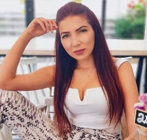 Χριστιάνα Θεοδώρου: Οι… προκλητικές φωτογραφίες και η απάντηση της στα σχόλια