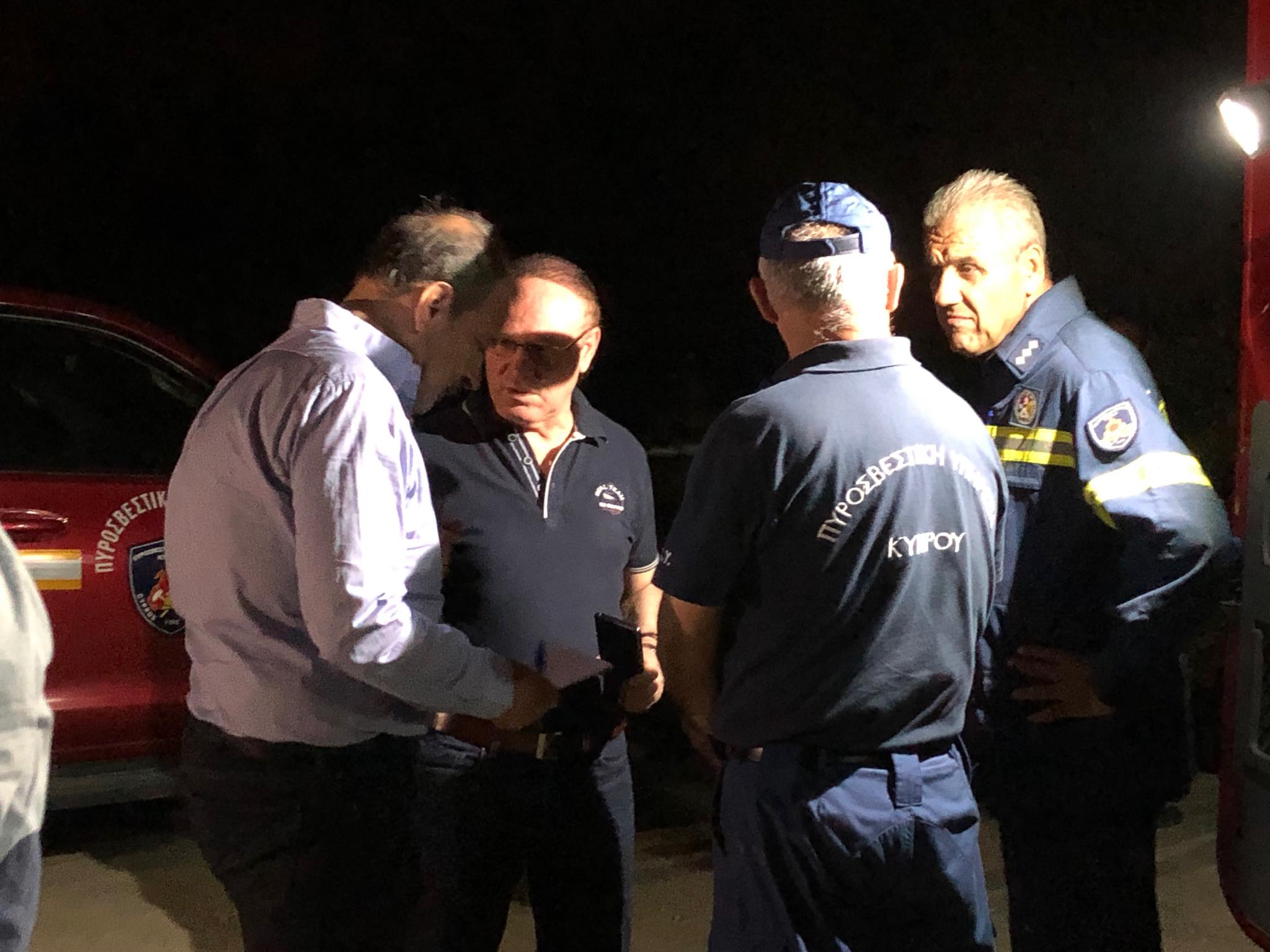 Στο σημείο επιχειρήσεων της πυρκαγιάς Υπ. Δικαιοσύνης και Αρχηγός Αστυνομίας