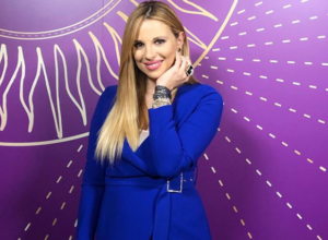 Η Χριστιάνα Αριστοτέλους σε πρωινή…γυμναστική από το σαλόνι της(ΦΩΤΟ)