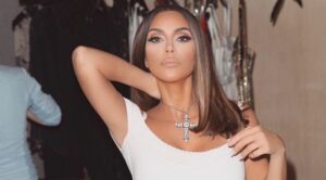 To μαύρο δερμάτινο παντελόνι της Καρντάσιαν αξίζει μία θέση στη…ντουλάπα μας!