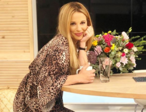 Το πάρτυ-έκπληξη στην Χριστιάνα Αριστοτέλους και τα…"νυχτοπερπατήματα"(ΦΩΤΟ)