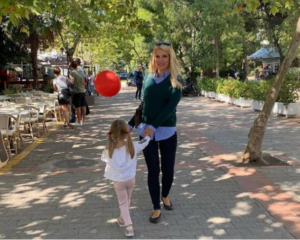 Η Μενεγάκη σε μοναστήρι με τη κόρη της-Πώς οι καλόγεροι την….φυγάδευσαν