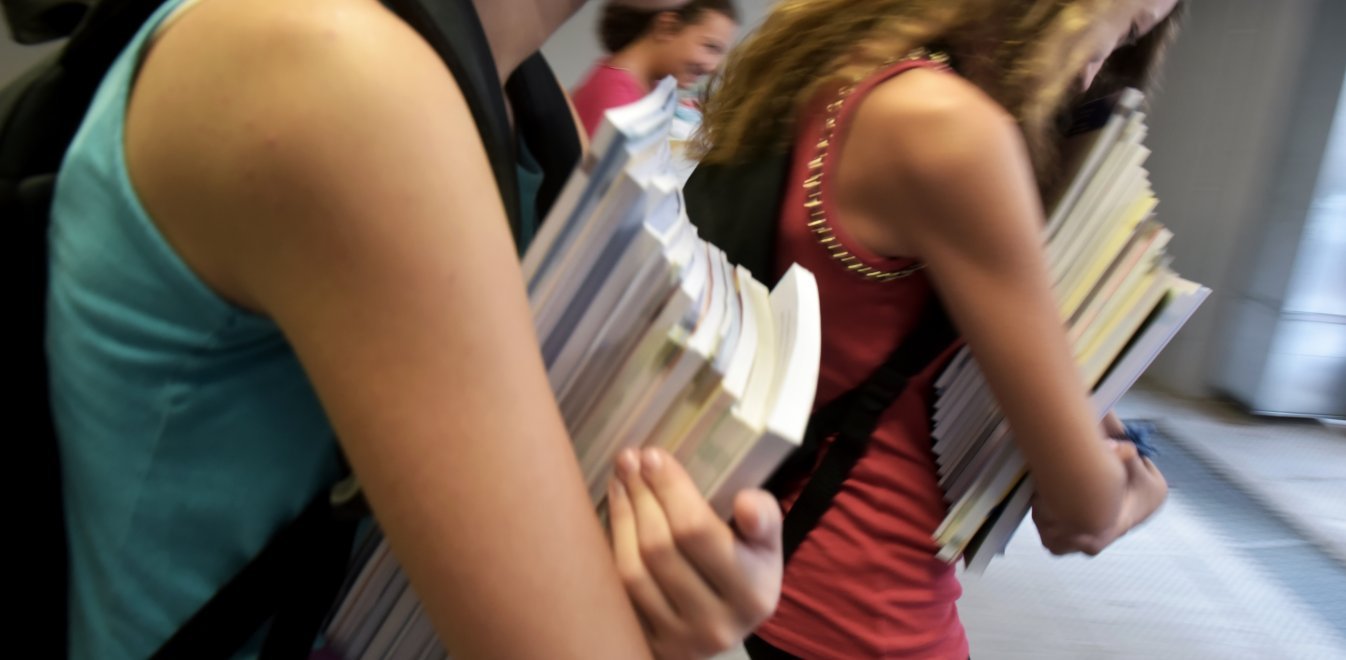 Ετοιμαζόταν να φύγει στο εξωτερικό ο ύποπτος καθηγητής για παρενόχληση μαθήτριας