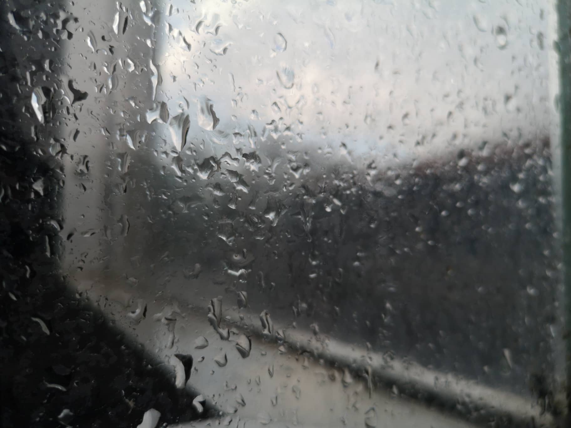 Βροχές, καταιγίδες και χαλάζι στο καιρικό "μενού"