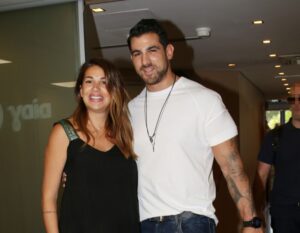 Χατζίδου-Παύλου: Η έξοδος από το μαιευτήριο αγκαλιά με την κορούλα τους(ΦΩΤΟ)