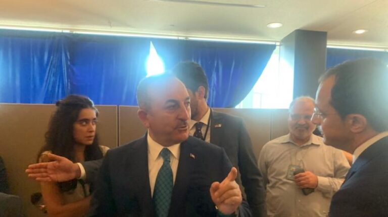 Φωτιά στο εσωτερικό μετά τη στιχομυθία Χριστοδουλίδη-Τσαβούσογλου (BINTEO)