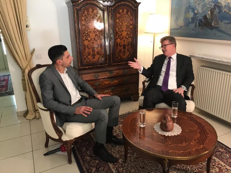 Bρετανός Ύπατος Αρμοστής: Όσο καθυστερούμε, το κυπριακό γίνεται πιο περίπλοκο