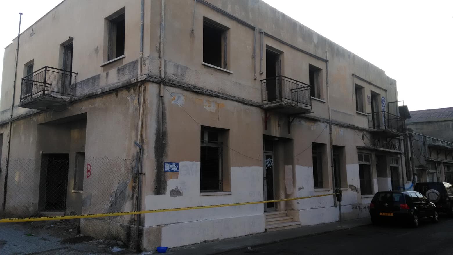 Ήταν νεκρός για εβδομάδες σε εγκαταλελειμμένη οικία στην Πλατεία Ηρώων (ΒΙΝΤΕΟ)