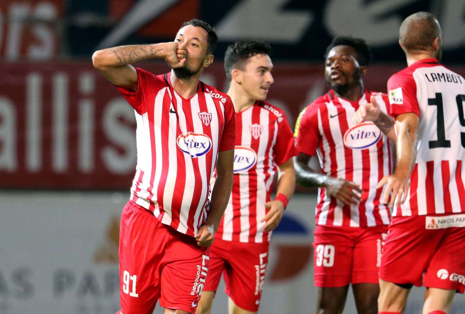 «Ανάσανε» η Νέα Σαλαμίνα με ανατροπή κόντρα στον Ολυμπιακό (BINTEO)