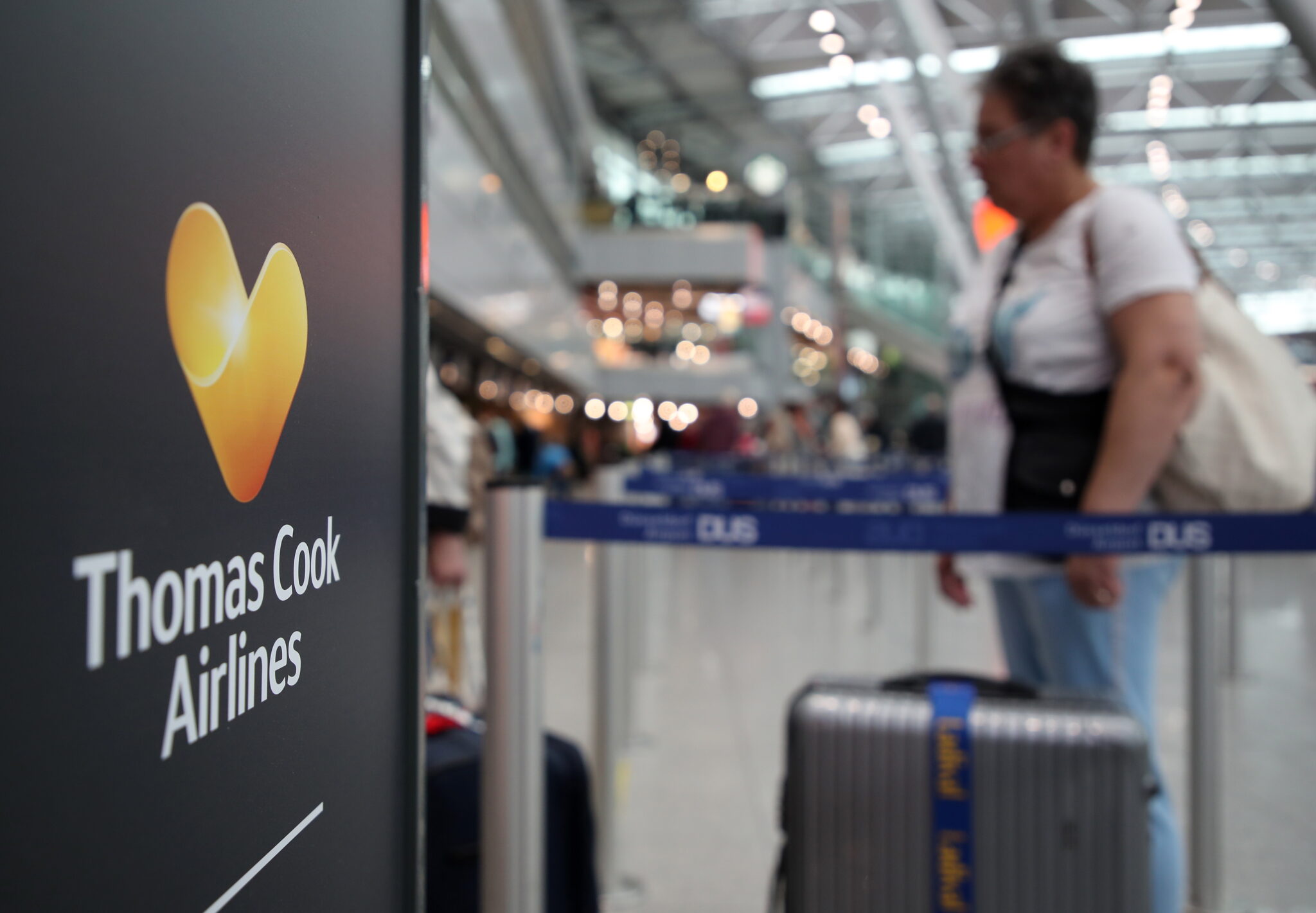 Στον "αέρα" γάμοι χιλιάδων ευρώ λόγω Thomas Cook (BINTEO)