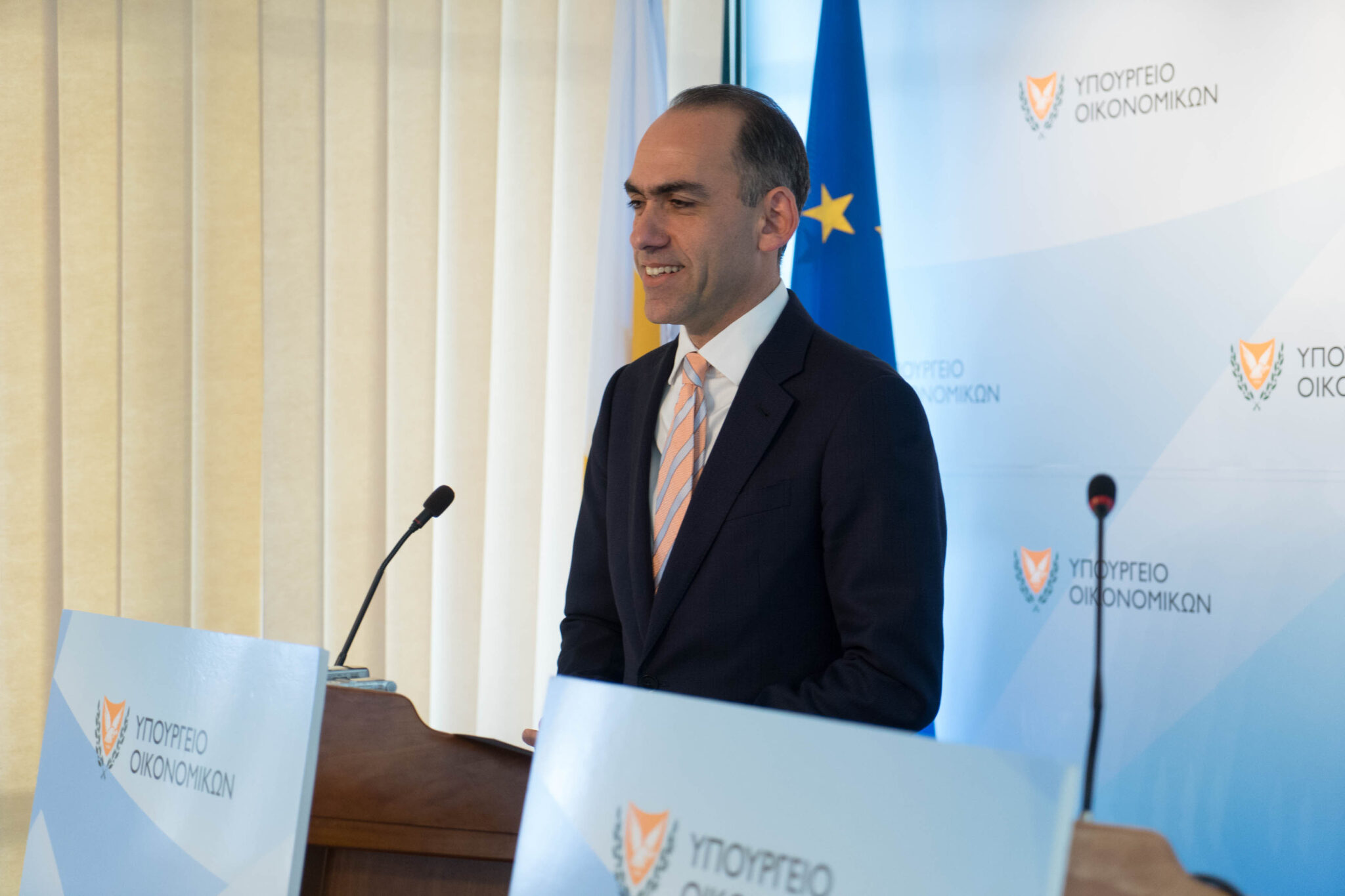 ΥΠΟΙΚ: "Δεν αποχωρώ λόγω του Συνεργατισμού"