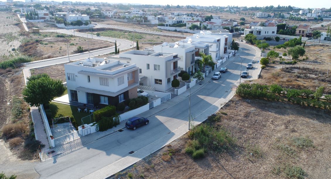 Cyfield: Ετοιμοπαράδοτες κατοικίες κοντά στο “Sporting Club” στα Λατσιά