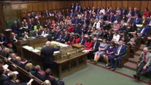 "Αποστάτης" βουλευτής στέρησε στο Βρετανό Πρωθυπουργό την πλειοψηφία στη Βουλή