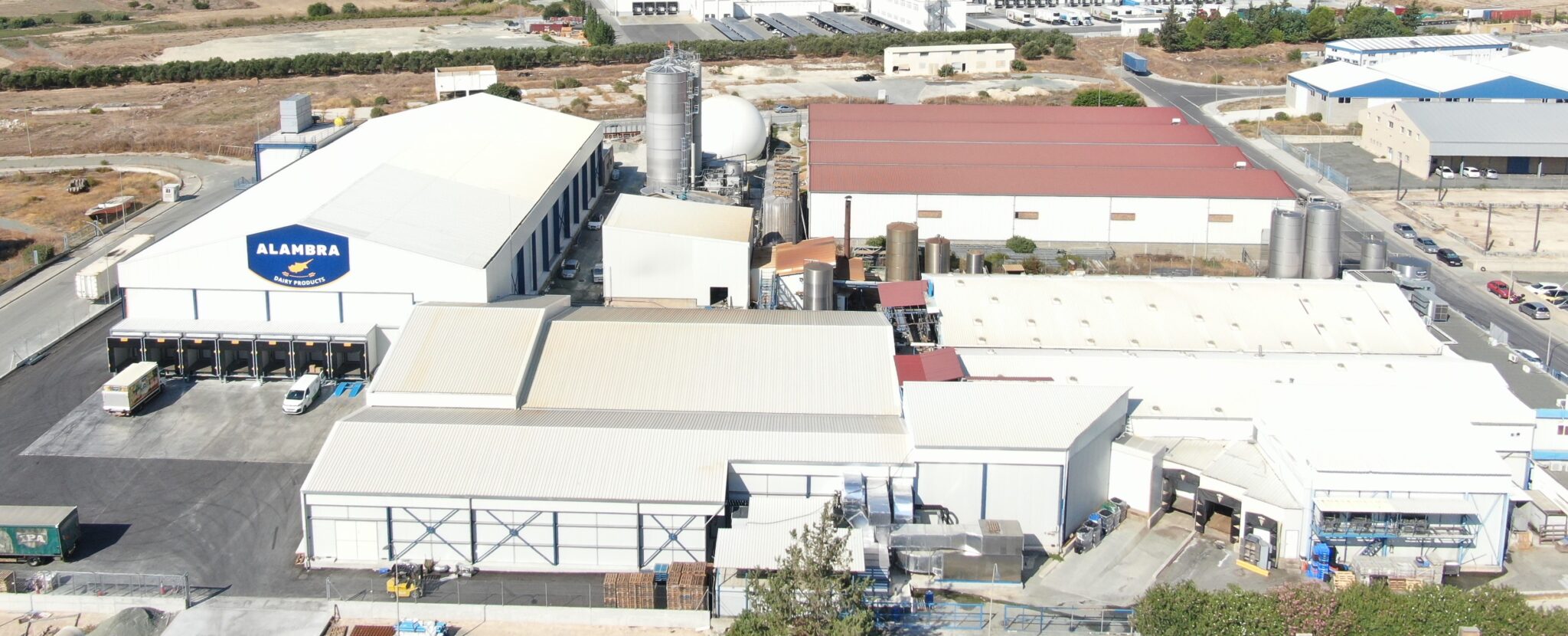Η Γαλακτοβιομηχανία ΑΛΑΜΠΡΑ γιορτάζει 10 χρόνια από τα εγκαίνια του εργοστασίου