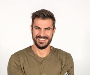 Κι όμως! Ο Άκης Πετρετζίκης σε εκπομπή μαγειρικής του BBC! (ΦΩΤΟ)