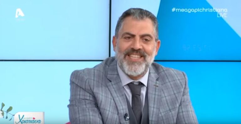 Ο Κούλλης Νικολάου απαντά στα δημοσιεύματα για το μέλλον της σειράς "8 Λέξεις"