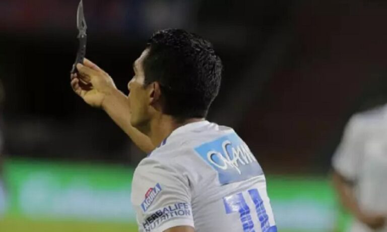 Πέταξαν μαχαίρι σε παίκτη στην Κολομβία