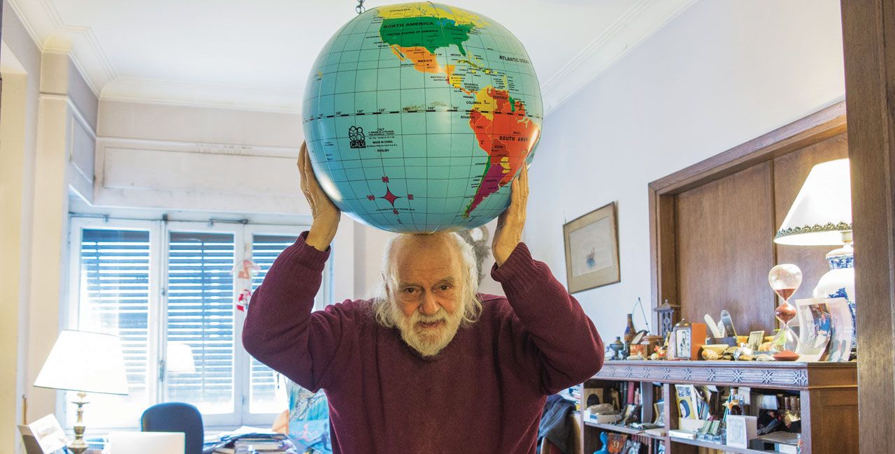 "Έφυγε" από τη ζωή ο Νάνος Βαλαωρίτης σε ηλικία 98 ετών