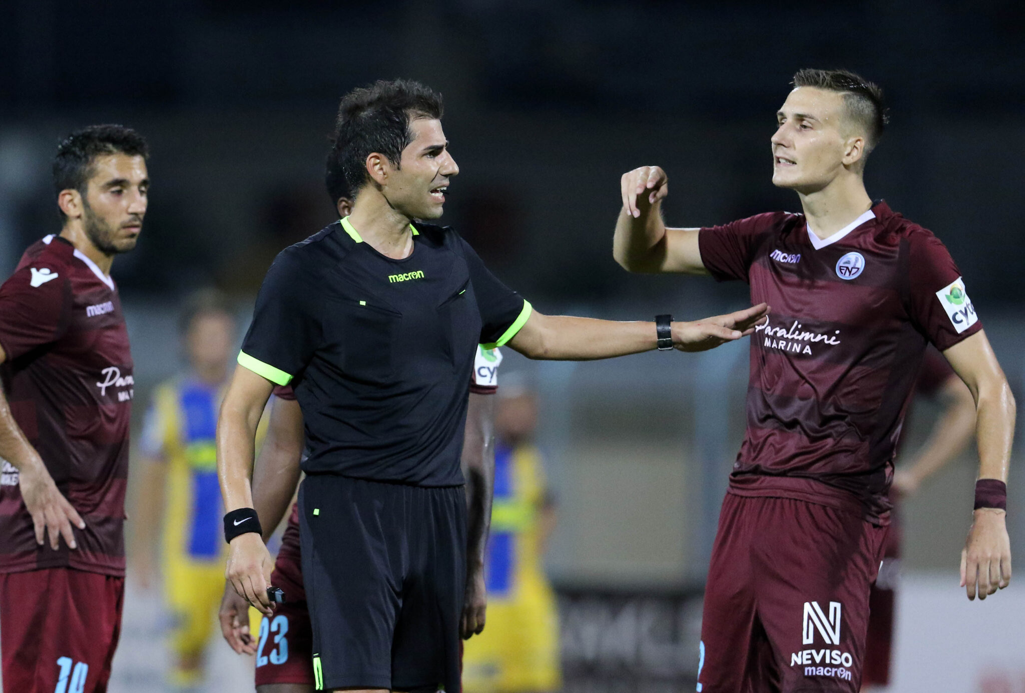 Ο απόηχος και τα στιγμιότυπα της επεισοδιακής αναμέτρησης στο Παραλίμνι (ΒΙΝΤΕΟ)