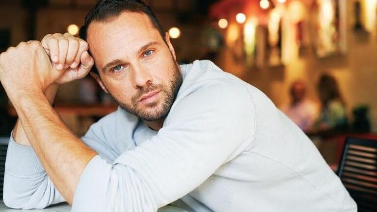 Τροχαίο ατύχημα με τη μηχανή για τον Μέμο Μπεγνή