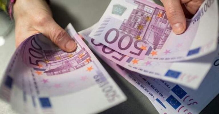 Σε ένα από τα ιστορικά χαμηλά του επίπεδα διατηρείται το κόστος δανεισμού