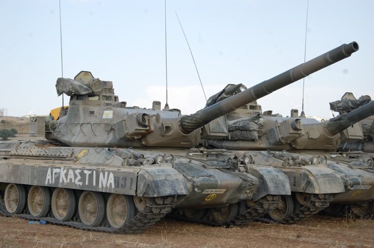 Έγραψαν με λευκή μπογιά ονόματα κατεχόμενων Δήμων και χωριών στα ΑΜΧ-30Β2 (ΦΩΤΟ)