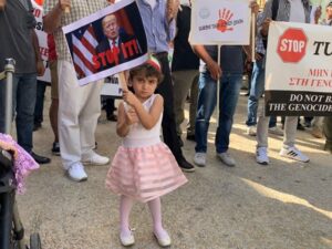 "Σταματήστε τον πόλεμο" βροντοφώναξαν Κούρδοι στην οδό Λήδρας (ΦΩΤΟ)